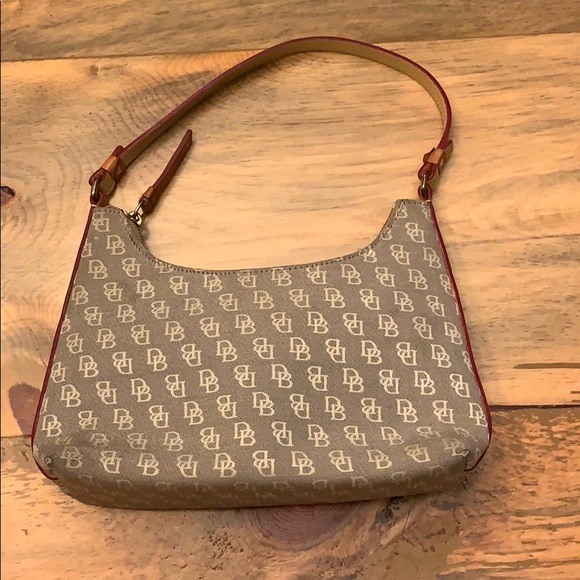 Signature small Dooney and Bourke bag - Picture 2 of 7
